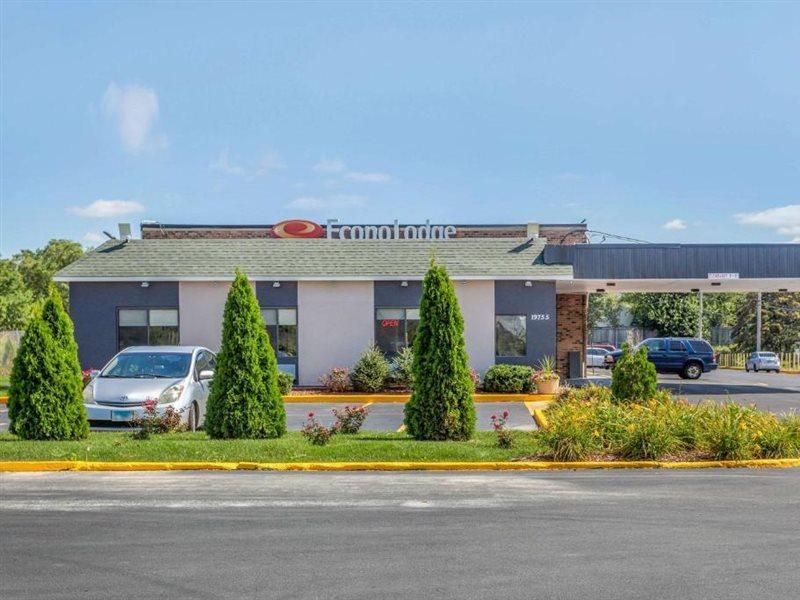 Econo Lodge Shorewood Dış mekan fotoğraf