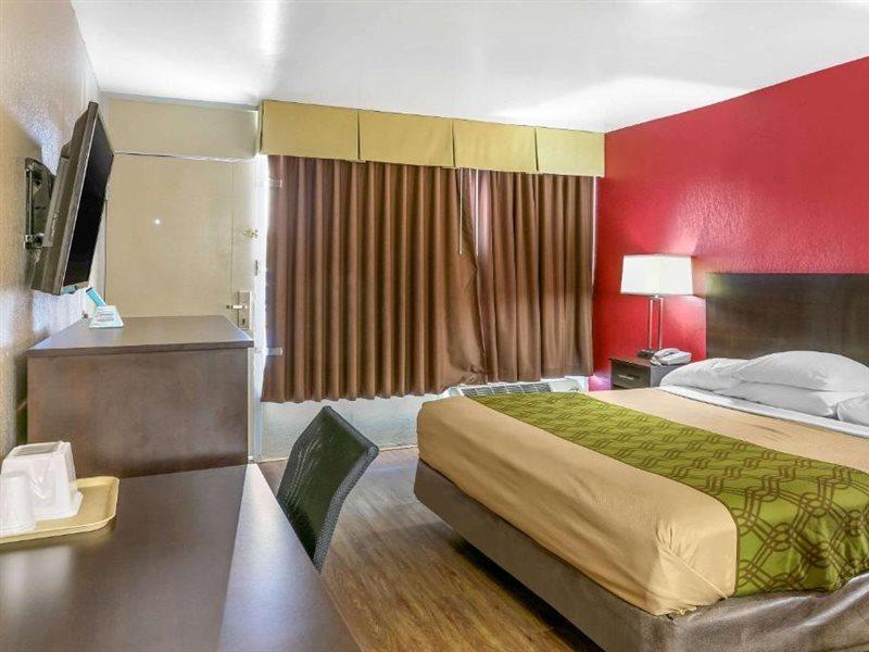 Econo Lodge Shorewood Dış mekan fotoğraf