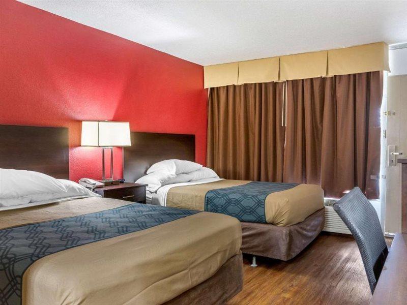 Econo Lodge Shorewood Dış mekan fotoğraf