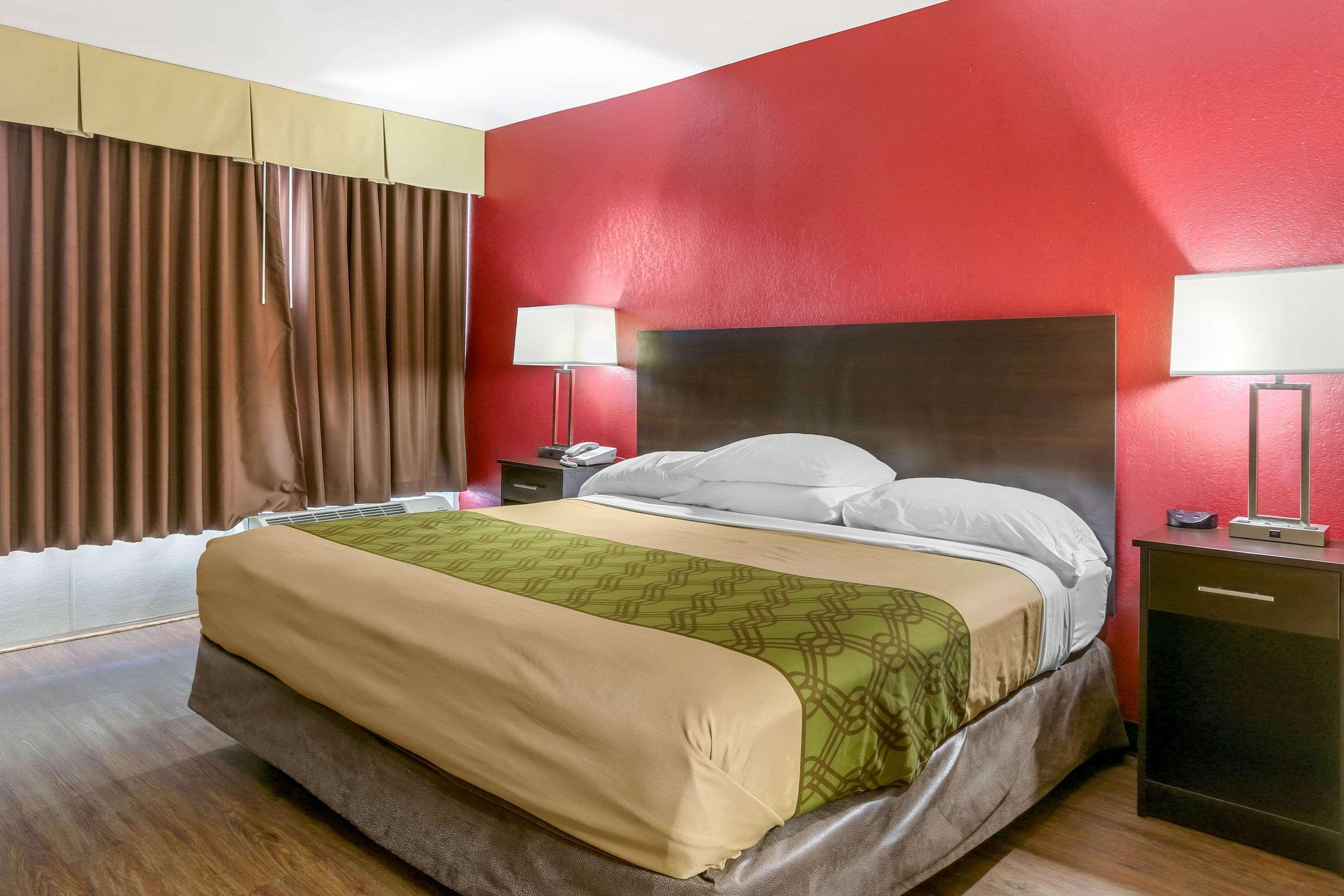 Econo Lodge Shorewood Dış mekan fotoğraf