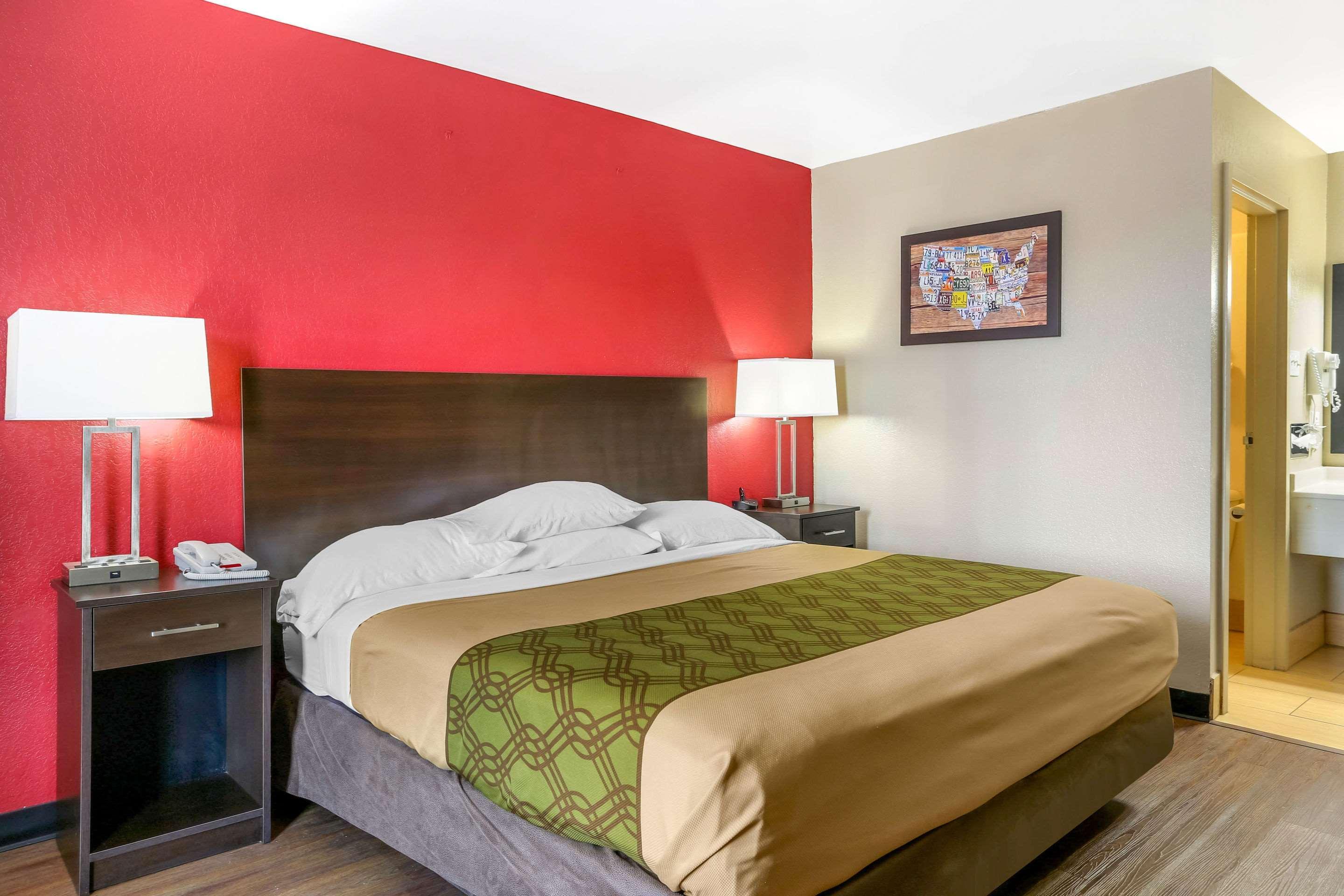 Econo Lodge Shorewood Dış mekan fotoğraf