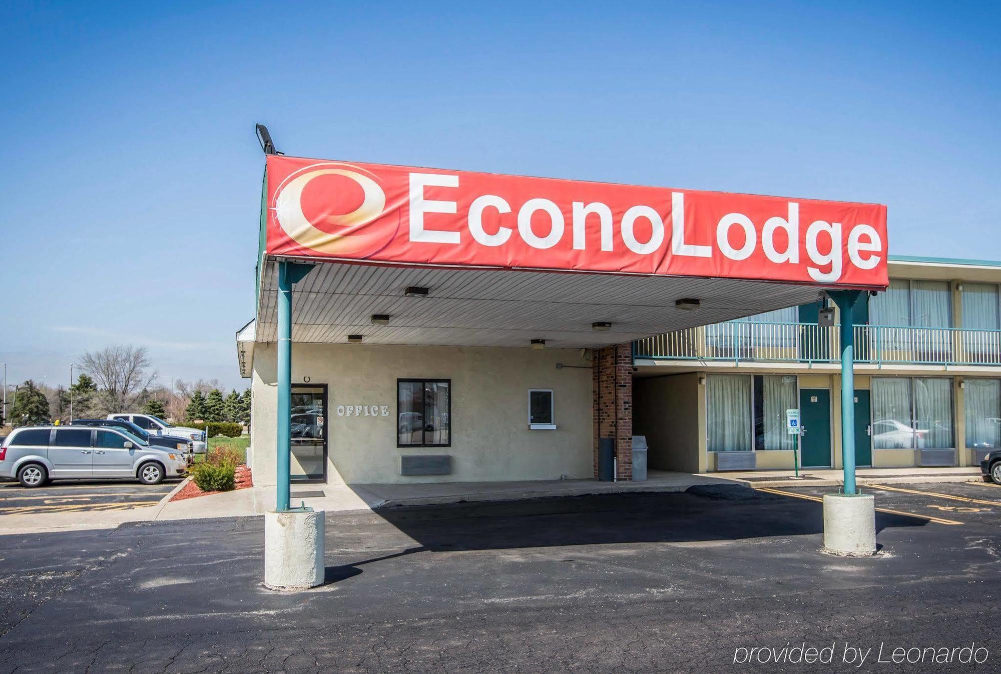 Econo Lodge Shorewood Dış mekan fotoğraf